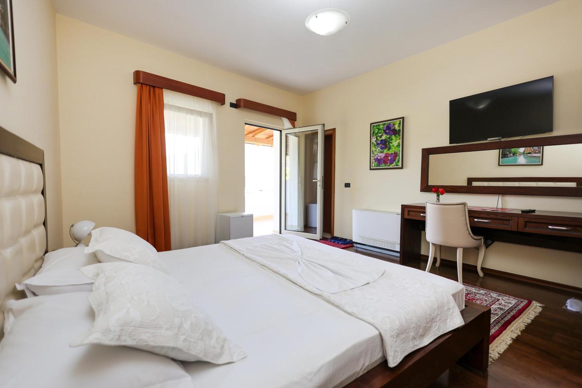 Hotel Kanione Cerenisht Eksteriør billede