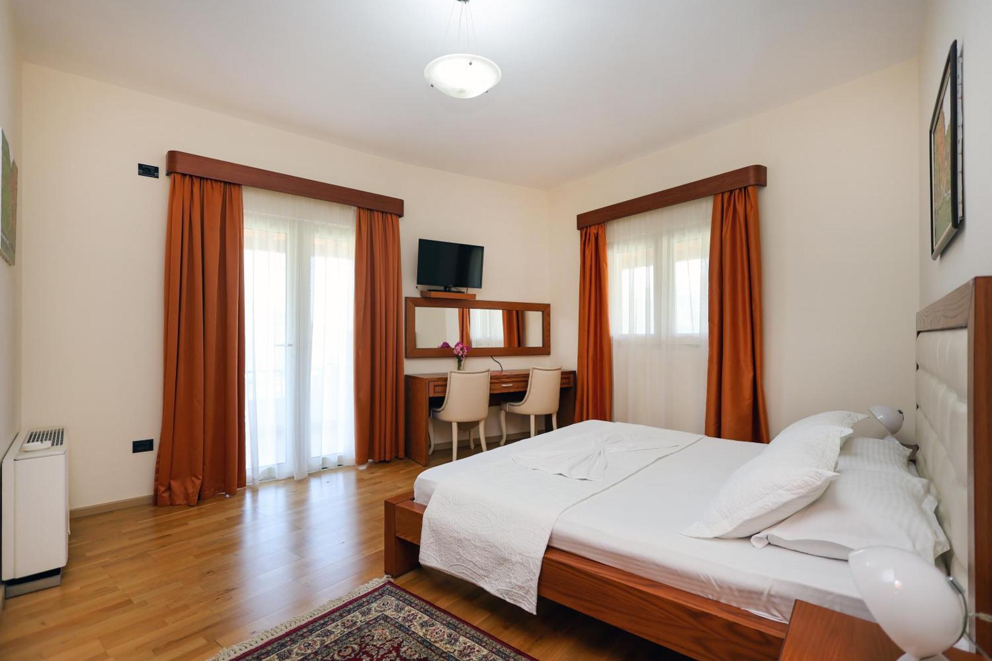 Hotel Kanione Cerenisht Eksteriør billede