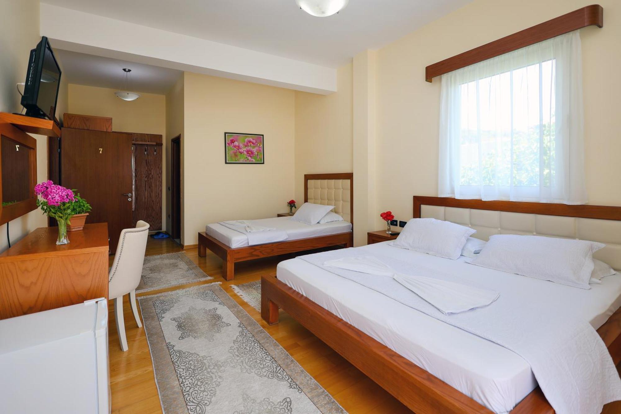 Hotel Kanione Cerenisht Eksteriør billede