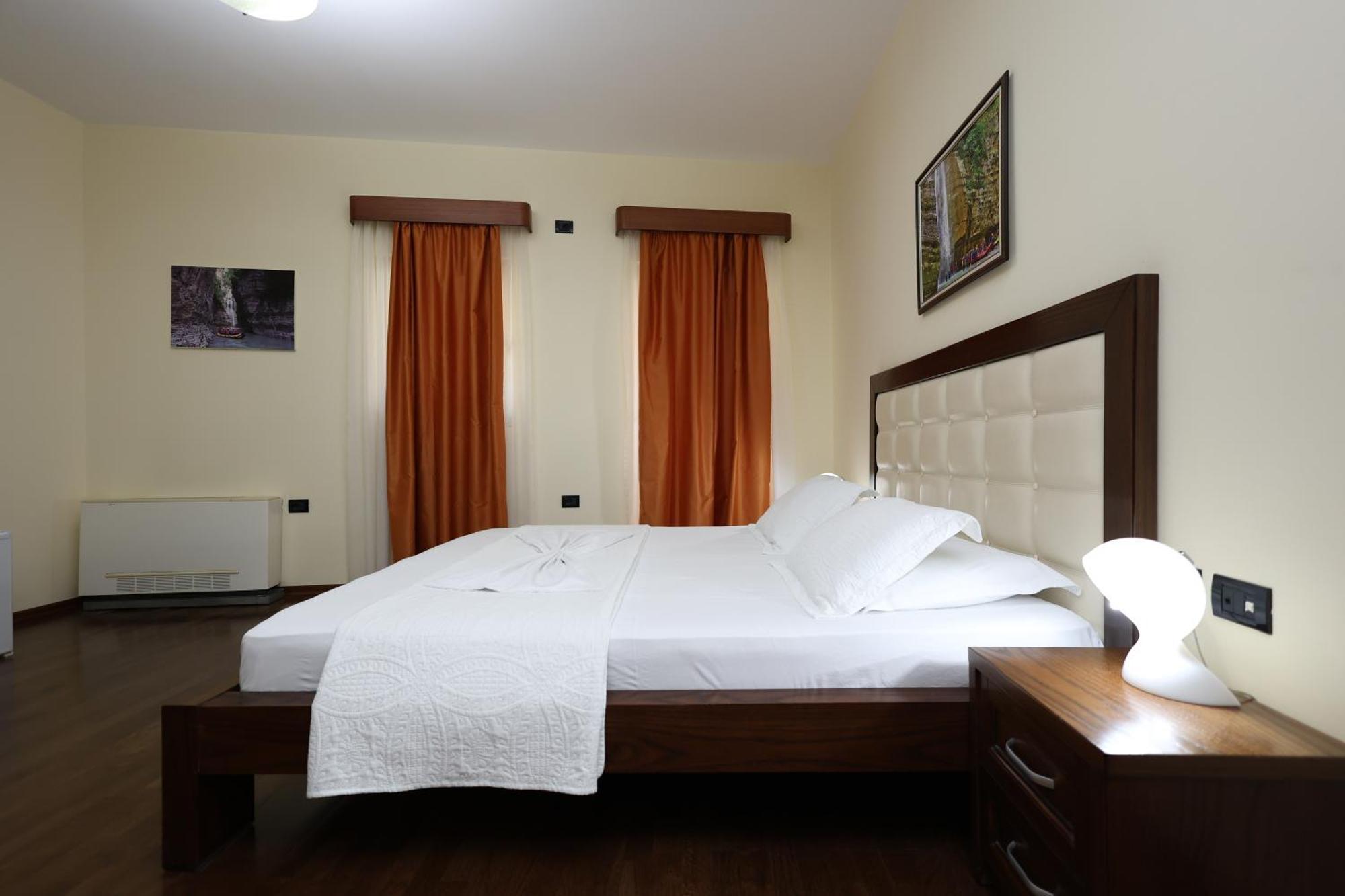 Hotel Kanione Cerenisht Eksteriør billede