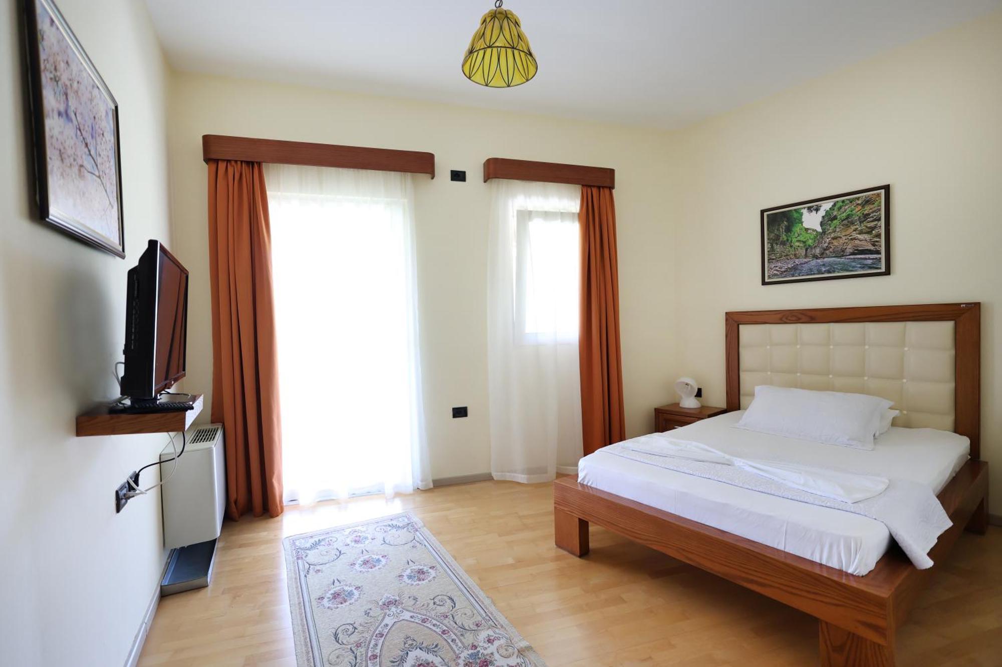 Hotel Kanione Cerenisht Eksteriør billede