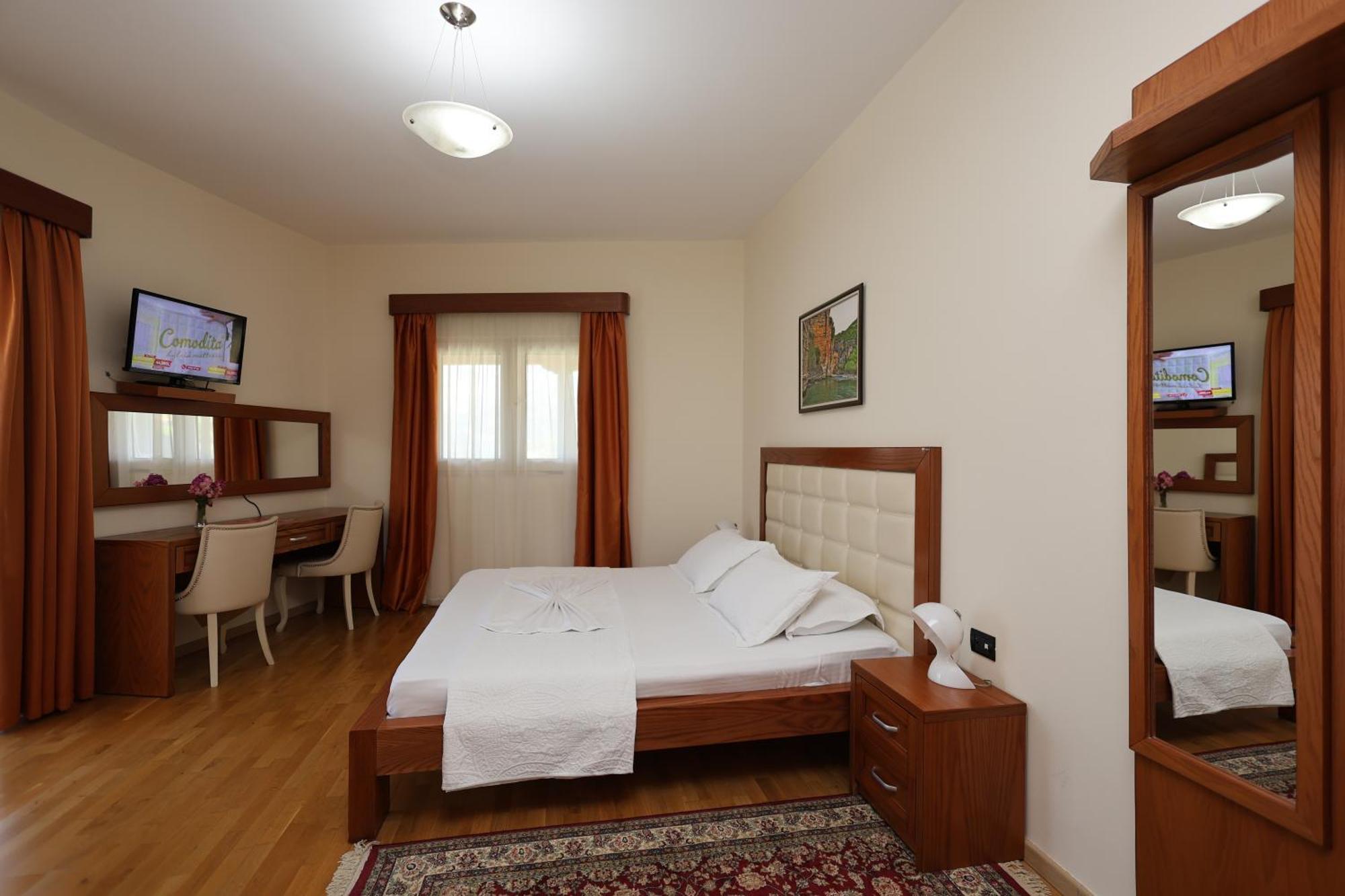 Hotel Kanione Cerenisht Eksteriør billede